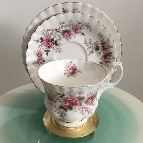 Vintage Royal Albert Lavender Rose trio, teacup, saucer, cake plate - Picture 3 of 13